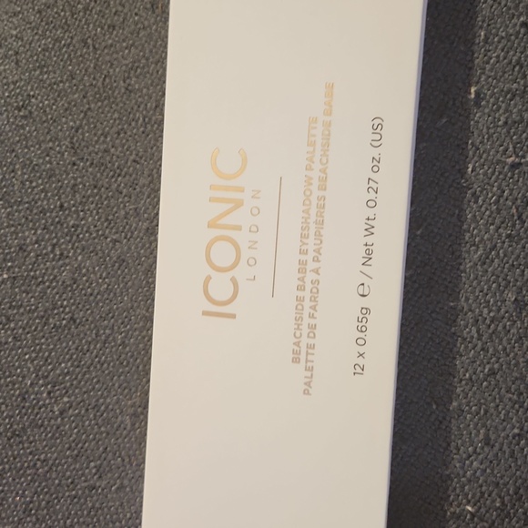 Iconic beachside Babe eyeshadow pallate - Picture 2 of 3